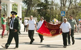 1 мая в Севастополе — традиционная праздничная демонстрация трудовых коллективов