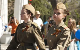 1 мая в Севастополе — традиционная праздничная демонстрация трудовых коллективов