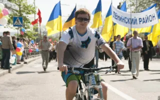 1 мая в Севастополе — традиционная праздничная демонстрация трудовых коллективов
