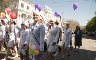 1 мая в Севастополе — традиционная праздничная демонстрация трудовых коллективов