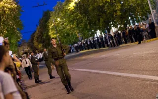 Ночная репетиция прохождения войск на параде в честь Дня Победы в Севастополе