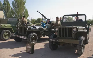 Раритетные автомобили на выставке ретро-техники в рамках фестиваля «Ради жизни на земле»