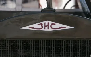 Раритетные автомобили на выставке ретро-техники в рамках фестиваля «Ради жизни на земле»
