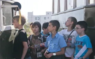 Раритетные автомобили на выставке ретро-техники в рамках фестиваля «Ради жизни на земле»