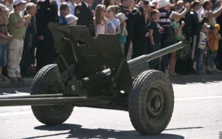 На Параде Победителей в Севастополе 9 мая впервые за много лет была использована военная техника