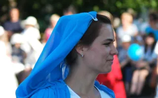 Ежегодный бал на Приморском бульваре собрал тех, кто почитает праздник Жён Мироносиц