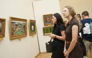 Персональная выставка картин Никаса Сафронова впервые в Севастополе