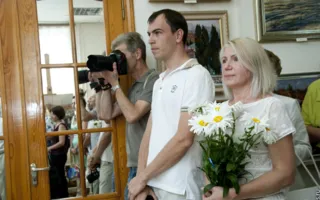 К 230-летию Севастополя открылась выставка картин Владимира Преображенского «Город и море»