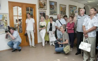К 230-летию Севастополя открылась выставка картин Владимира Преображенского «Город и море»