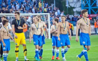 ФК «Севастополь» и болельщики отметили выход в Премьер-лигу концертом и салютом