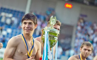 ФК «Севастополь» и болельщики отметили выход в Премьер-лигу концертом и салютом