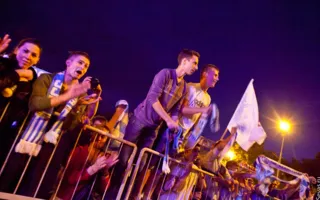 ФК «Севастополь» и болельщики отметили выход в Премьер-лигу концертом и салютом