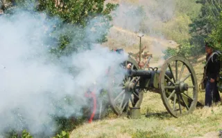 На Историческом бульваре реконструкторы воссоздали один из эпизодов Крымской войны