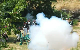 На Историческом бульваре реконструкторы воссоздали один из эпизодов Крымской войны