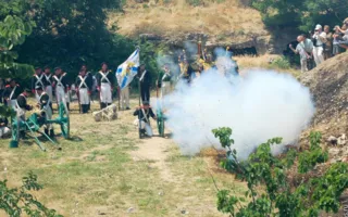 На Историческом бульваре реконструкторы воссоздали один из эпизодов Крымской войны