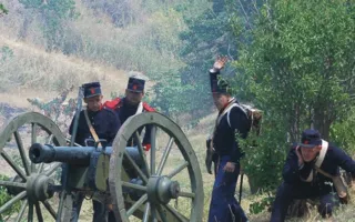 На Историческом бульваре реконструкторы воссоздали один из эпизодов Крымской войны