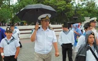 На Приморском бульваре появилась бронзовая скульптура «Одуванчик — символ доброты и детства»