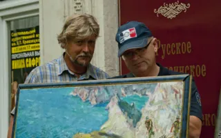 Искусство ближе к людям. Открытый вернисаж у стен Севастопольского художественного музея имени М.П. Крошицкого