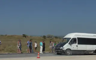 В Балаклаве перевернулась маршрутка с пассажирами
