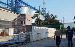 Госслужба по чрезвычайным ситуациям спасает 5 тысяч тонн зерна в Севастопольском порту