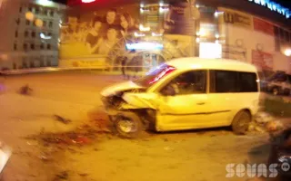 В лобовом столкновении на Руднева пострадало три человека, среди них восьмимесячный ребёнок. Видео последствий ДТП