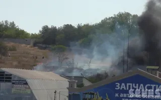 В Севастополе в районе Стрелецкого рынка неизвестный поджёг мусор. Выгорел один гектар открытой местности 