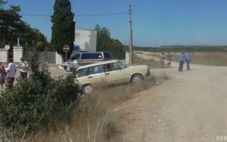 В Севастополе преступник совершил разбойное нападение на таксиста, а затем на угнанной машине попал в ДТП