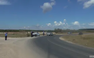 В Севастополе преступник совершил разбойное нападение на таксиста, а затем на угнанной машине попал в ДТП