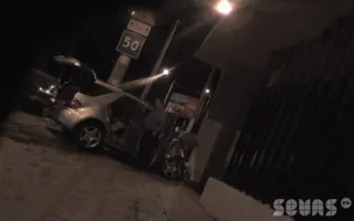 Джип «Mercedes» врезался в остановку. Последствия ДТП на видео 