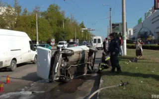 В результате ДТП на ПОРе перевёрнутый автомобиль чуть не взорвался