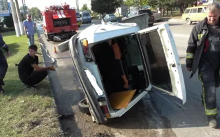 В результате ДТП на ПОРе перевёрнутый автомобиль чуть не взорвался