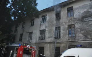 В День спасателя в горящем общежитии Севастополя погибли два человека