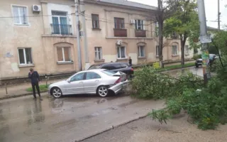 Столкновение «Porsche Cayenne» и «Mercedes» на улице Льва Толстого