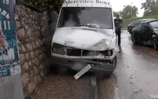 В районе Восставших столкнулись два автомобиля. Видео ДТП