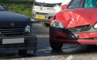 В Севастополе два автомобиля «Opel» столкнулись в районе остановки «Улица Дмитрия Ульянова»