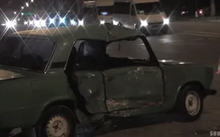 На проспекте Генерала Острякова столкнулись маршрутка и два автомобиля. Видео последствий ДТП