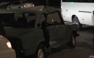 На проспекте Генерала Острякова столкнулись маршрутка и два автомобиля. Видео последствий ДТП