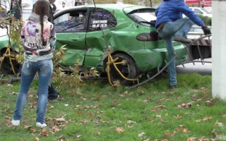 В Севастополе на ПОРе автомобиль «Daewoo» протаранил ограждение и перевернулся