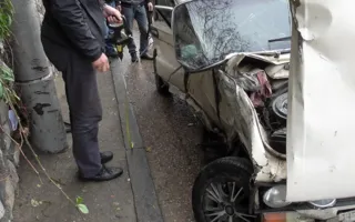 На Героев Севастополя столкнулись маршрутка и два автомобиля. Видео последствий ДТП