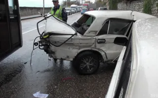 На Героев Севастополя столкнулись маршрутка и два автомобиля. Видео последствий ДТП