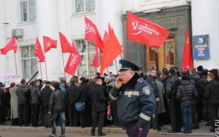 Около 300 человек требовали от Севастопольского городского Совета уйти в отставку