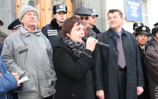 Около 300 человек требовали от Севастопольского городского Совета уйти в отставку