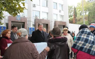 «Замёрзшие» севастопольцы красноречиво требовали от Яцубы включить отопление