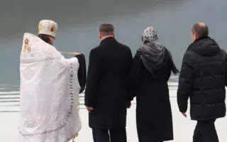 Белик на Крещение купался с народом, а Яцуба молился за наполнение Чернореченского водохранилища