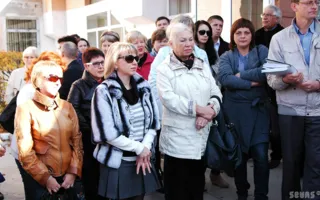 Общественники и жители против строительства многоэтажки на территории школы 