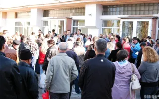 Общественники и жители против строительства многоэтажки на территории школы 