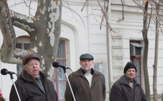 Севастопольские корабелы призвали на митинге Путина и Шойгу разобраться с долгами «Лазаревского адмиралтейства»
