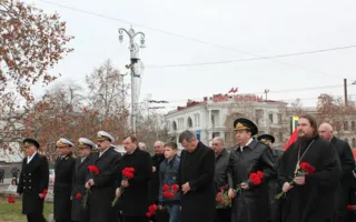 В Севастополе 23 февраля митинги разделились на празднующих День Защитника Отечества и День Советской армии