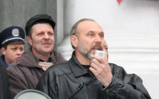 Перед Севастопольским горсоветом прошел митинг. Протестующие уже не требовали его роспуска