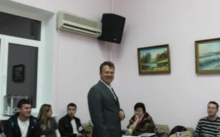 Бурная кампания, вялотекущие выборы. Один из участков 19 округа